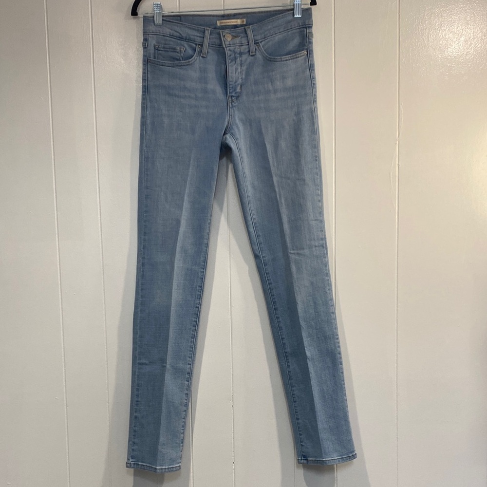 Levi’s 314 Shaping Straight Jeans | Light Wash Stretch Denim | Size 28